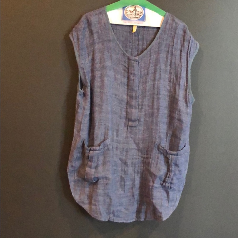 Free people tunic with pockets.